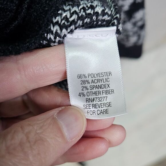 Croft & Barrow Black Metallic Floral Sweater Size 1X - Picture 5 of 7